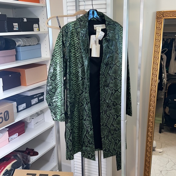 DRIES VAN NOTEN
Snake-Print Coated Cotton-Blend Trench Coat - Picture 6 of 7